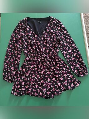 Express Women Size XS Black Romper with Pink Floral Print